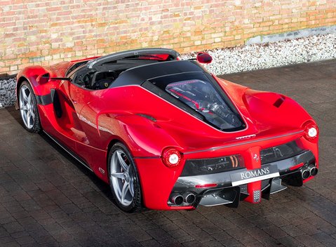 Ferrari LaFerrari Aperta 9