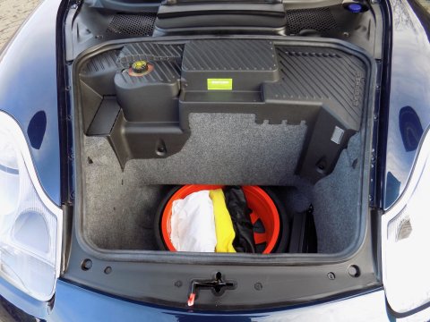 Porsche 911 CARRERA 4 35