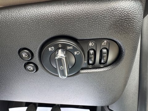 Mini Hatch COOPER EXCLUSIVE 37