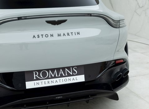 Aston Martin DBX 707 24