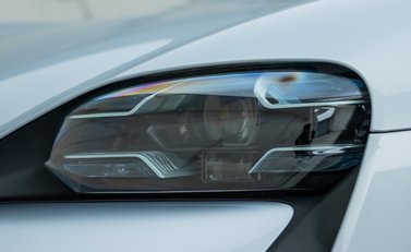 Porsche Taycan TURBO 30