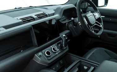 Land Rover Defender 110 V8 16