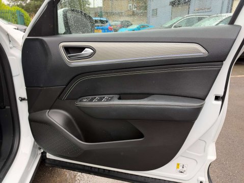 Renault Arkana 1.6 E-TECH techno SUV 5dr Petrol Hybrid Auto 2WD Euro 6 (s/s) (145 ps) 17