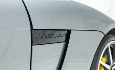 Jaguar F-Type SVR Convertible 45