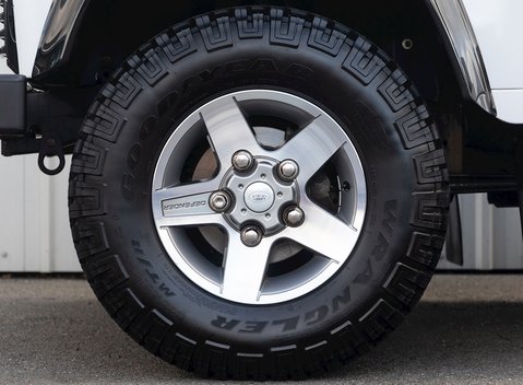 Land Rover Defender 90 Landmark 10