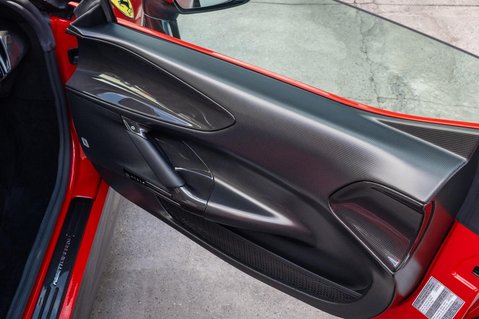 Ferrari SF90 Stradale 4.0T V8 7.9kWh F1 DCT 4WD Euro 6 (s/s) 2dr 29