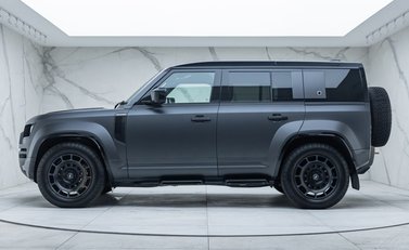 Land Rover Defender OCTA EDITION ONE 7