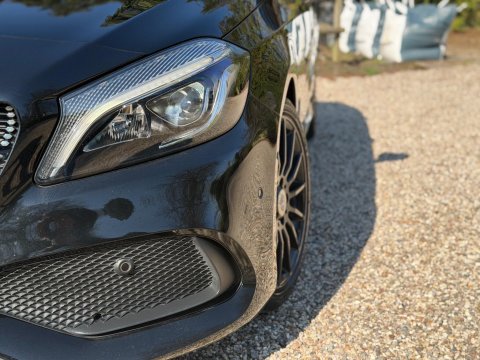 Mercedes-Benz A Class 2.1 A200d AMG Line (Premium) 7G-DCT Euro 6 (s/s) 5dr 38