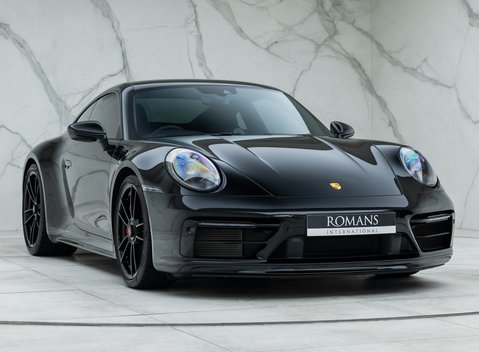Porsche 911 Carrera GTS (992) 6