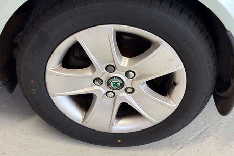 Skoda Octavia 1.4 TSI Elegance Hatchback 5dr Petrol DSG Euro 4 (122 ps) 48