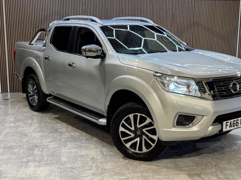 Nissan Navara 2.3 Navara Tekna dCi Auto 4WD 5dr 14
