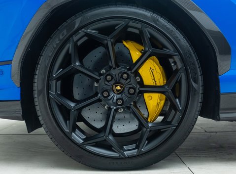 Lamborghini Urus PERFORMANTE 30