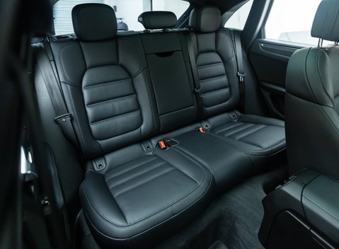 Porsche Macan TURBO 14