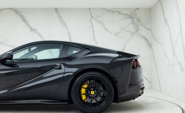 Ferrari 812 Superfast 30