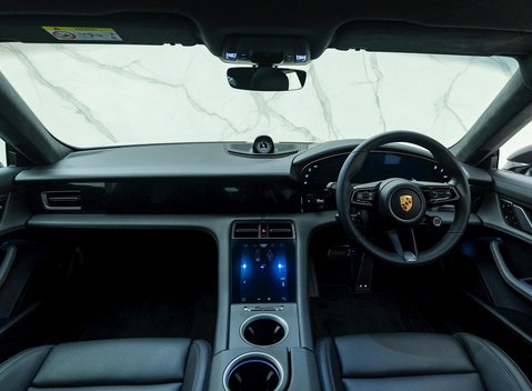 Porsche Taycan Turbo S 16