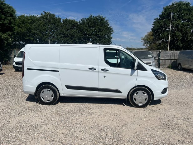 Ford Transit Custom AUTO SWB L1H1 Low Roof Trend Air Con Sensors Tow Bar EURO 6 NO VAT 5