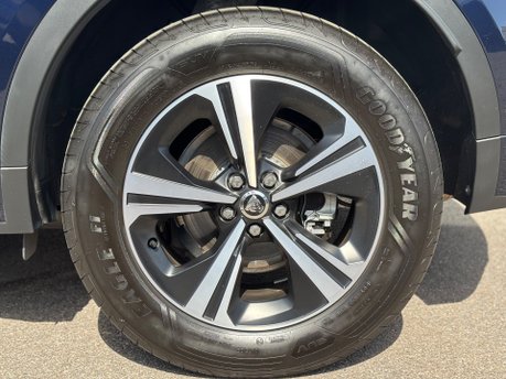Jaguar E-Pace R-DYNAMIC S MHEV 9