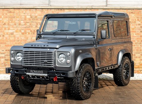 Land Rover Defender 90 XS Bowler 6
