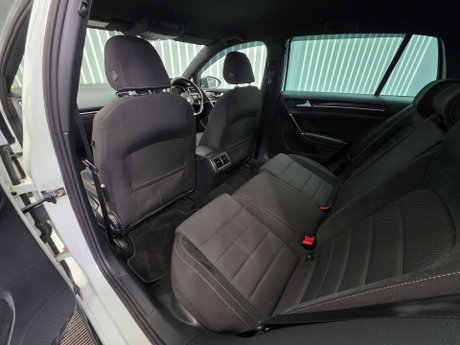 Volkswagen Golf 2.0 TSI R Hatchback 5dr Petrol DSG 4Motion Euro 6 (s/s) (310 ps) 23