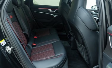 Audi RS6 AVANT PERFORMANCE CARBON VORSPRUNG 18