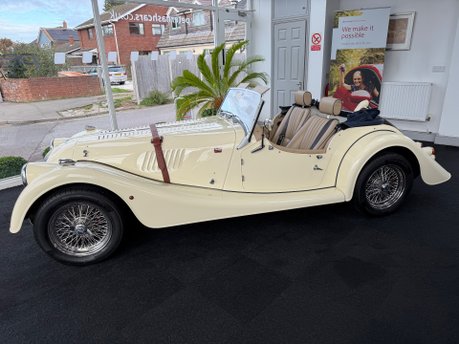 Morgan Plus Four PLUS 4 10