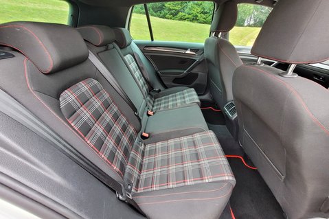 Volkswagen Golf GTI 48