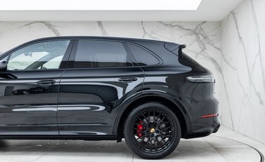 Porsche Cayenne GTS 29