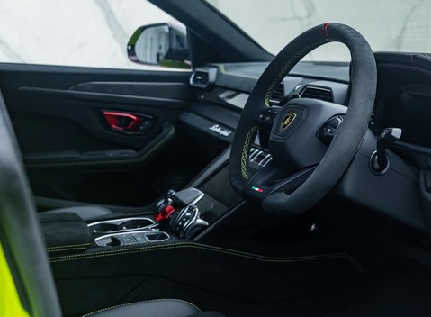 Lamborghini Urus PERFORMANTE 14