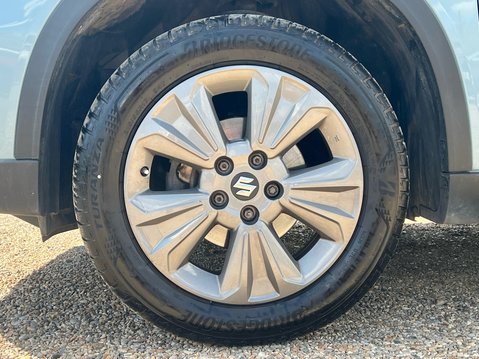 Suzuki Vitara SZ-T BOOSTERJET MHEV 4