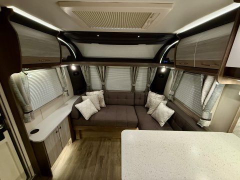 Coachman Lusso 1  34