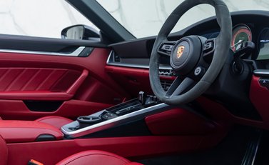 Porsche 911 Turbo Cabriolet (992) 16