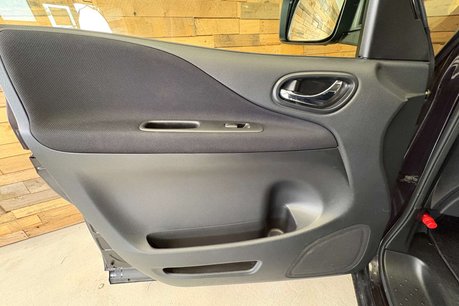 Nissan Serena 43