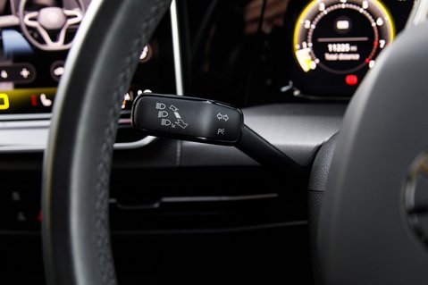 Volkswagen Golf BLACK EDITION TSI 13