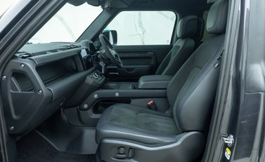 Land Rover Defender 90 V8 CARPATHIAN EDITION 18