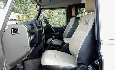 Land Rover 90 Heritage 4