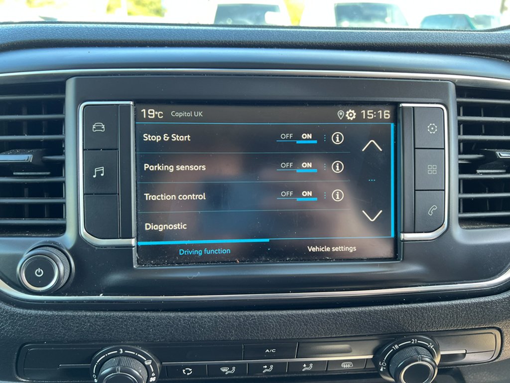 2022 Peugeot ExpertMWB L2H1 Low Roof Premium Air Con Sensors EURO 6 NO VAT — thumbnail 37 of 51