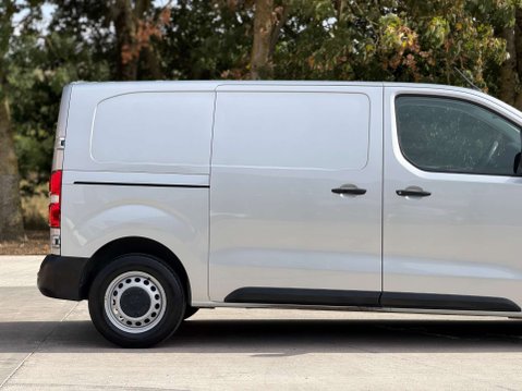 Peugeot Expert 2.0 Expert Professional Standard Blue HDi 18