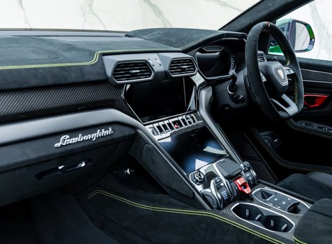 Lamborghini Urus PERFORMANTE 19