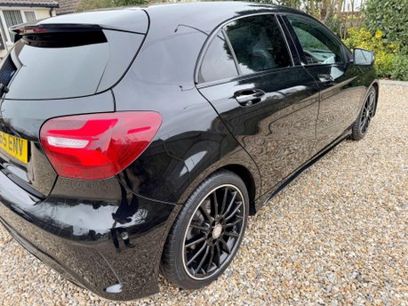 Mercedes-Benz A Class 2.1 A200d AMG Line (Premium Plus) 7G-DCT Euro 6 (s/s) 5dr 9