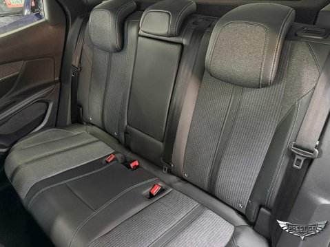 Peugeot 3008 1.6 13.2kWh Allure Premium e-EAT Euro 6 (s/s) 5dr 24