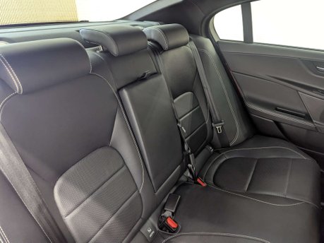 Jaguar XE 2.0 XE R-Sport i Auto 4dr 46