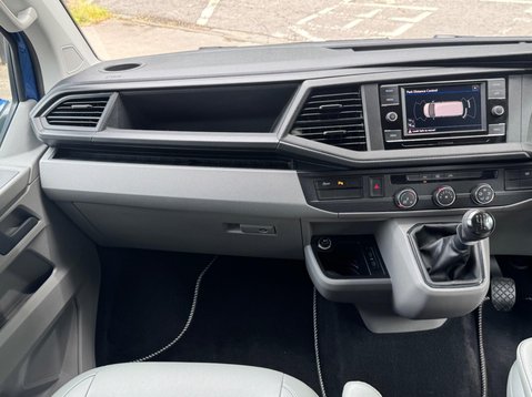 Volkswagen Transporter T28 TDI P/V HIGHLINE 19