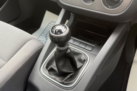Volkswagen Golf BLUEMOTION MATCH TDI -DEMO +1 OWNER -19 SERVICES -£35 ROAD TAX -SUNROOF 13