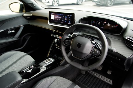 Peugeot 2008 PURETECH EAT8 S/S ALLURE