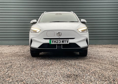 MG ZS EV 72kWh TROPHY 6