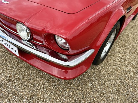 Aston Martin V8 VOLANTE 22