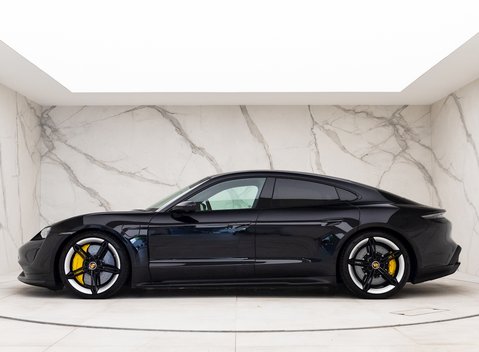 Porsche Taycan Turbo S 2