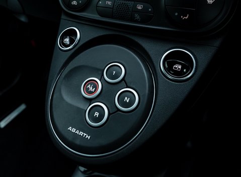 Abarth 695 Competizione 25