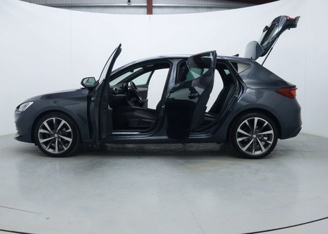 SEAT Leon 1.0 eTSI MHEV FR Sport Hatchback 5dr Petrol Hybrid DSG Euro 6 (s/s) (110 ps 48