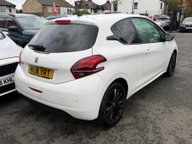 Peugeot 208 PURETECH BLACK EDITION 6